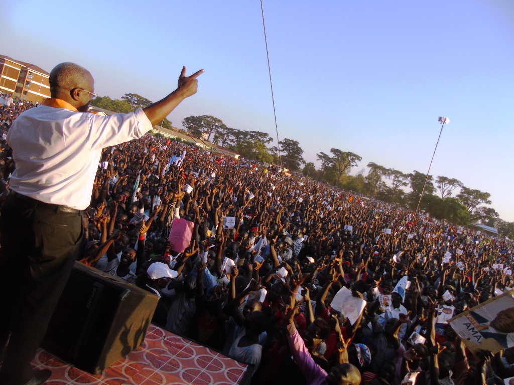 Amama address Gulu crowd